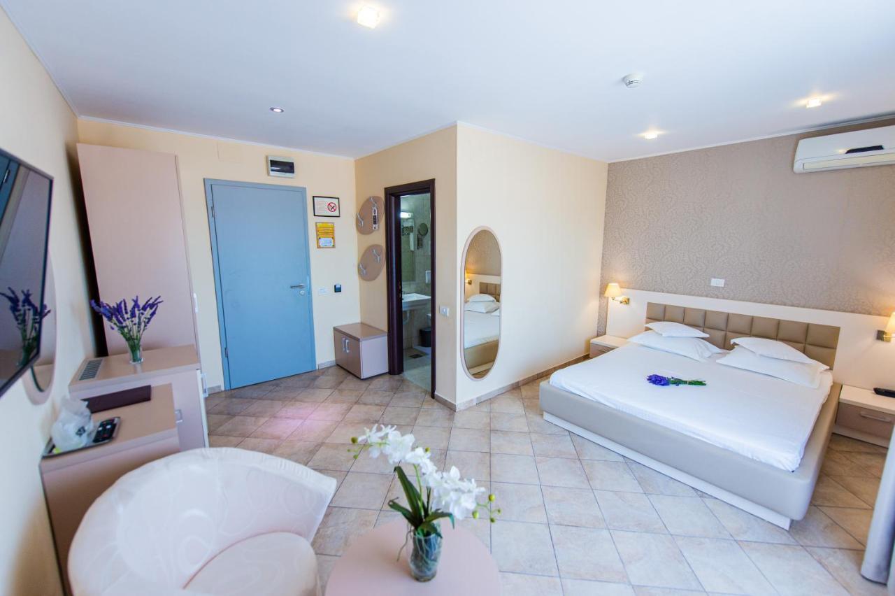 Hotel Prestige Mamaia Εξωτερικό φωτογραφία